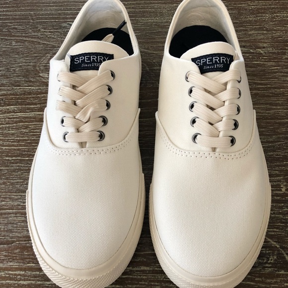 Sperry’s Captain’s CVO Women’s Sneakers size 7.5 - Picture 1 of 6